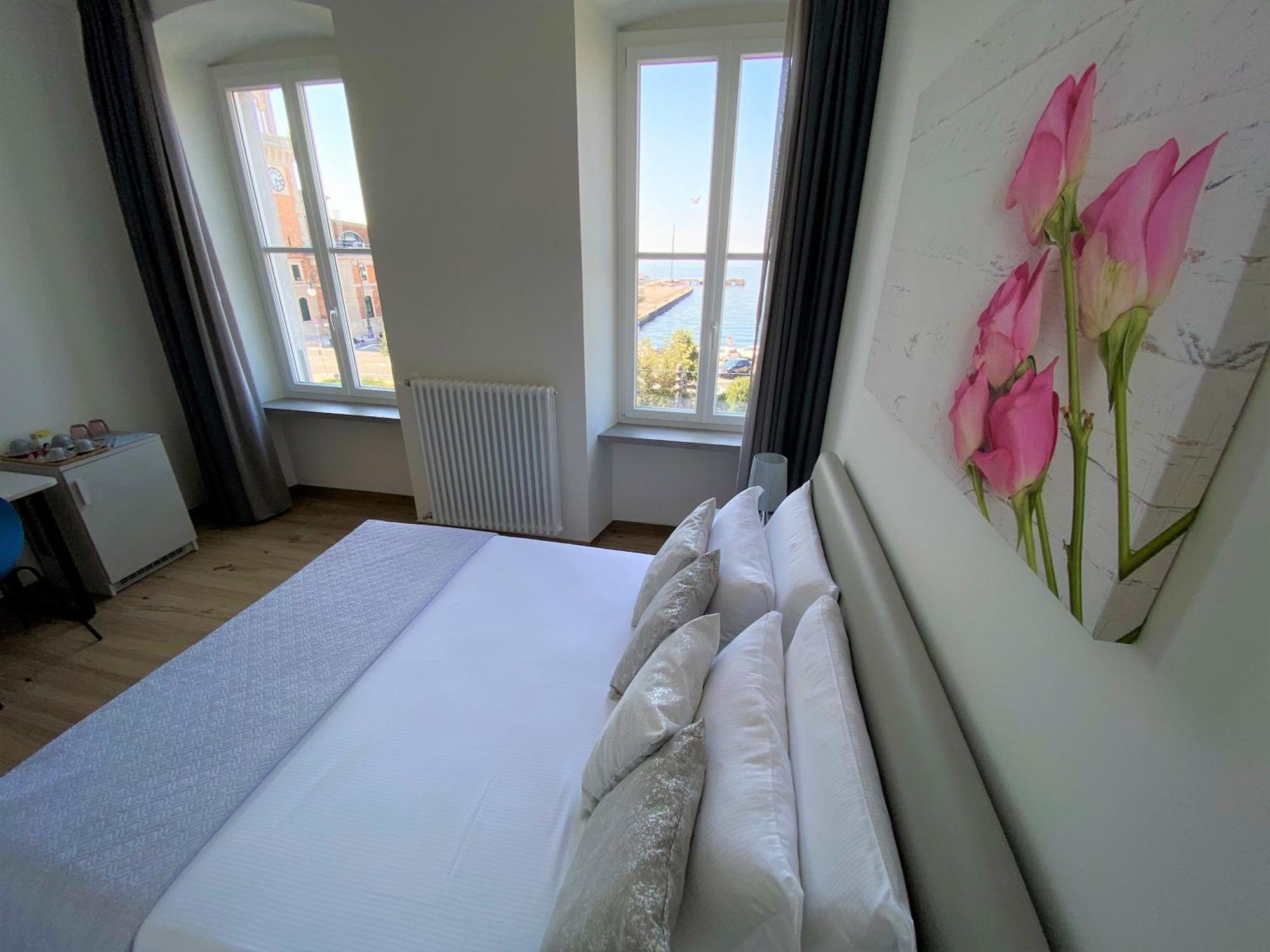 Five Flowers Guest House Triest Zewnętrze zdjęcie