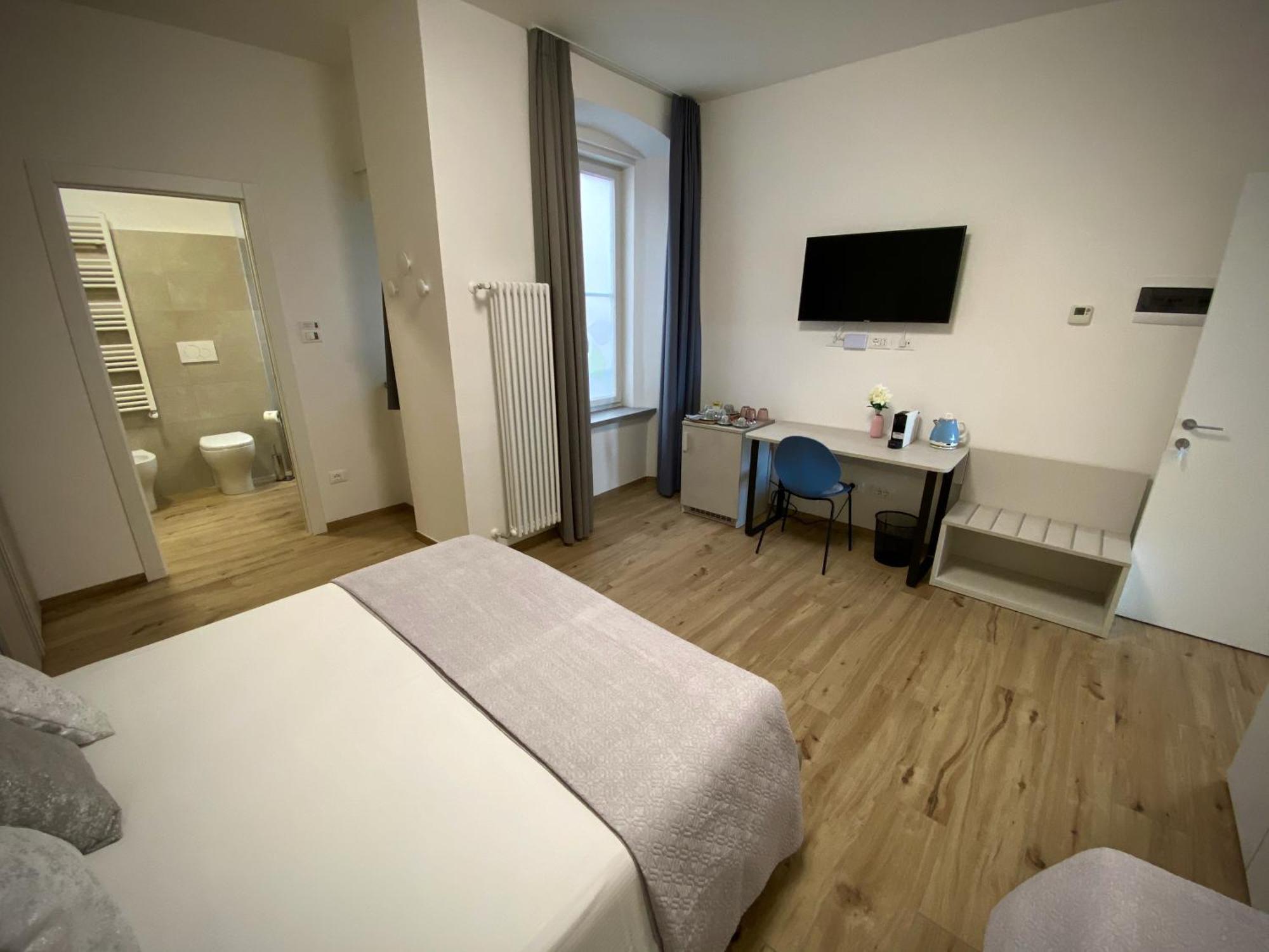 Five Flowers Guest House Triest Zewnętrze zdjęcie